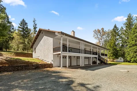 2295 W Evans Creek Road Rogue River OR 97537