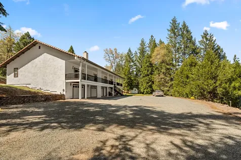 2295 W Evans Creek Road Rogue River OR 97537
