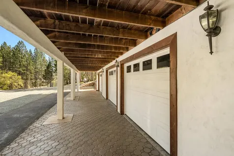 2295 W Evans Creek Road Rogue River OR 97537