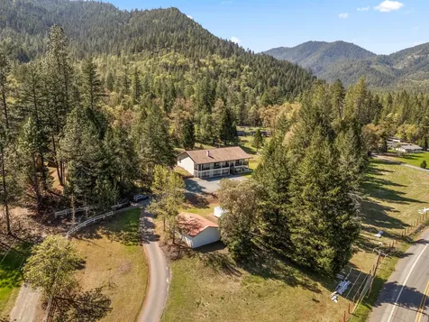2295 W Evans Creek Road Rogue River OR 97537