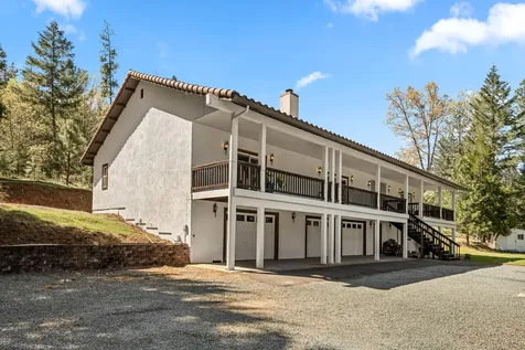 2295 W Evans Creek Road Rogue River OR 97537