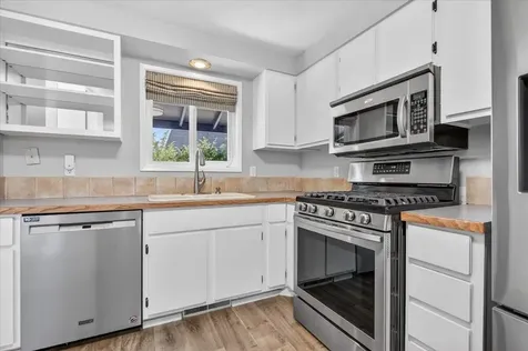 309 N Berkeley Way Medford OR 97504