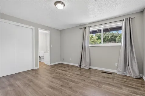 309 N Berkeley Way Medford OR 97504