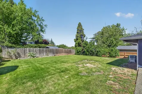 309 N Berkeley Way Medford OR 97504