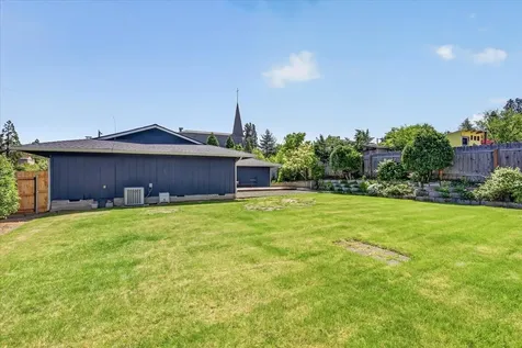 309 N Berkeley Way Medford OR 97504