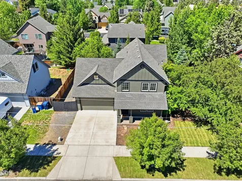 1494 NE Rumgay Lane Bend OR 97701