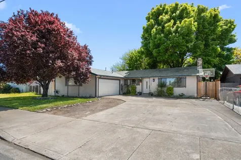2190 Delta Waters Road Medford OR 97504