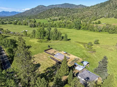 2401 E Fork Road Williams OR 97544