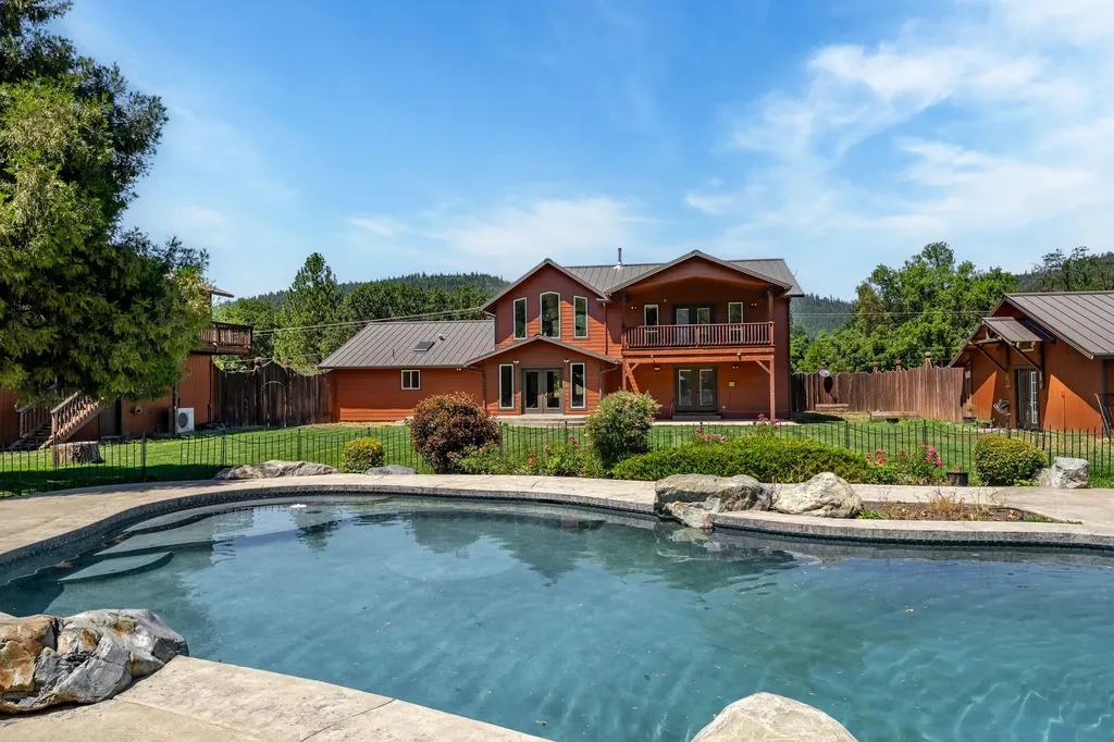 6375 Lake Shore Drive Selma OR 97538