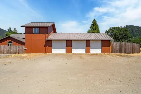 6375 Lake Shore Drive Selma OR 97538