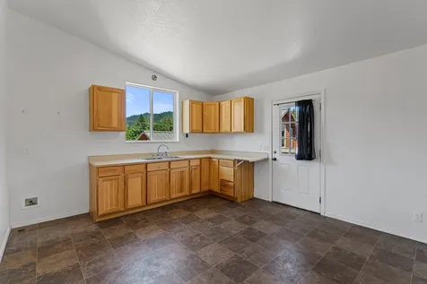 6375 Lake Shore Drive Selma OR 97538