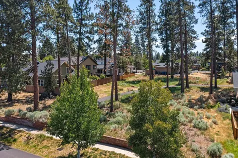 1048 E Black Butte Avenue Sisters OR 97759
