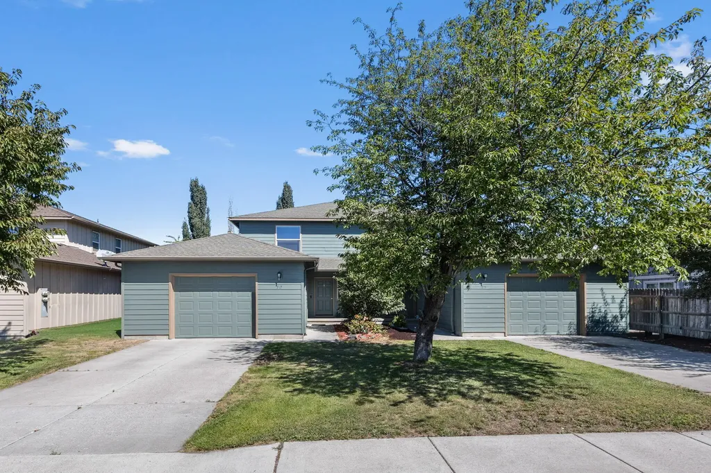 717 NE Larch Avenue Redmond OR 97756