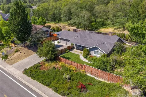 1180 NW F Street Grants Pass OR 97526
