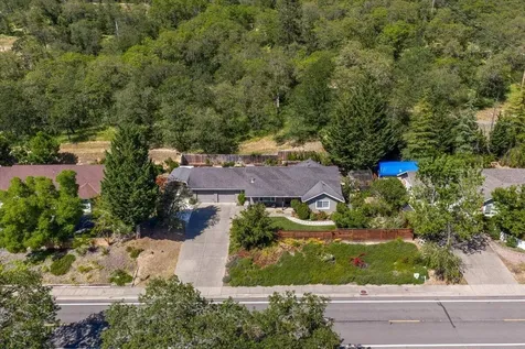 1180 NW F Street Grants Pass OR 97526