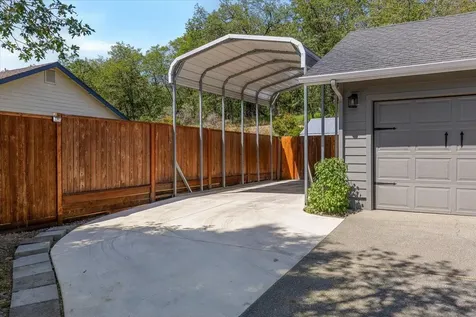 1180 NW F Street Grants Pass OR 97526