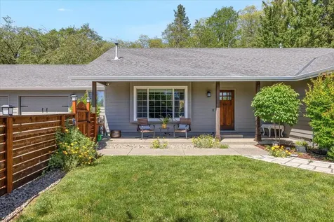 1180 NW F Street Grants Pass OR 97526