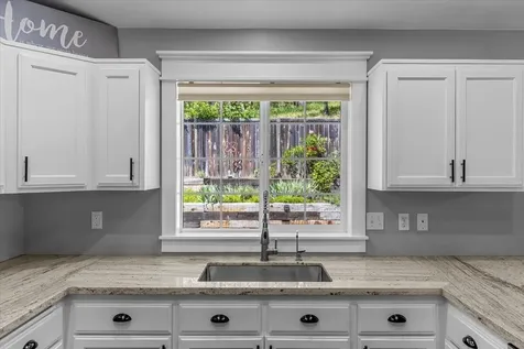 1180 NW F Street Grants Pass OR 97526