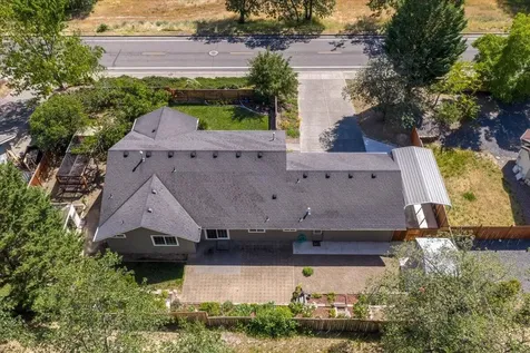 1180 NW F Street Grants Pass OR 97526