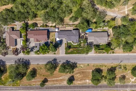 1180 NW F Street Grants Pass OR 97526