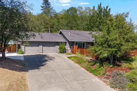 1180 NW F Street Grants Pass OR 97526