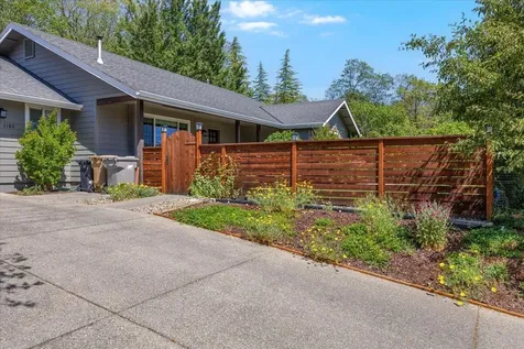 1180 NW F Street Grants Pass OR 97526