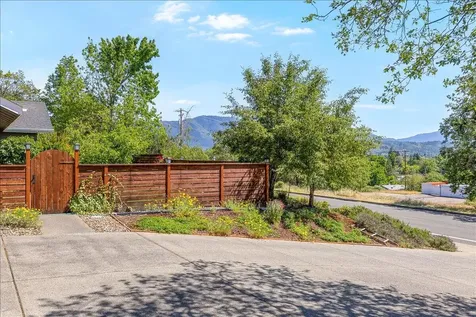 1180 NW F Street Grants Pass OR 97526