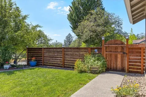 1180 NW F Street Grants Pass OR 97526