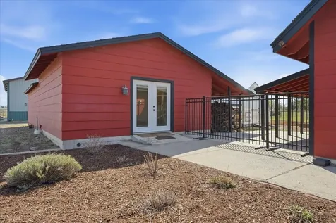 66215 Barr Road Bend OR 97703