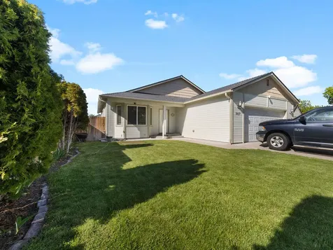 5637 Mickshelly Circle Klamath Falls OR 97603