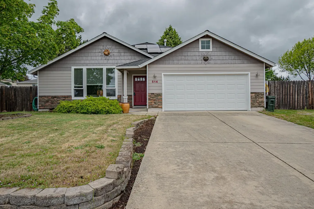 514 Coventry Court Eagle Point OR 97524
