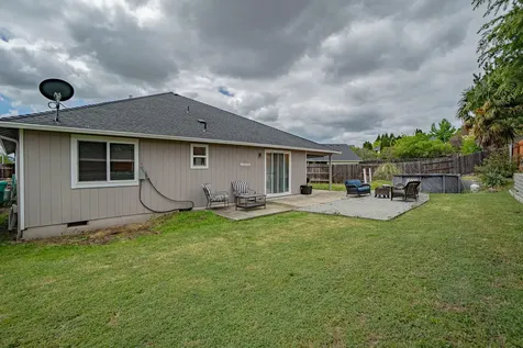 514 Coventry Court Eagle Point OR 97524