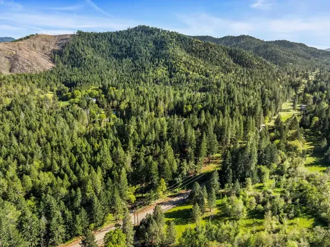 1201 Reeves Creek Road Selma OR 97538