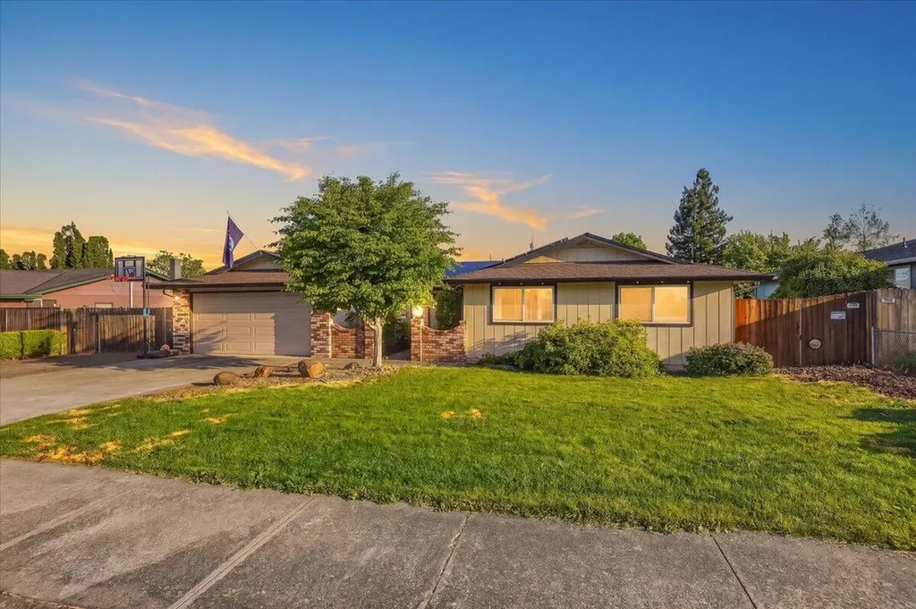 2573 Eaton Drive Medford OR 97504