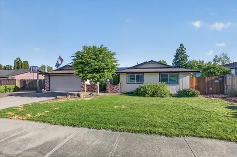 2573 Eaton Drive Medford OR 97504