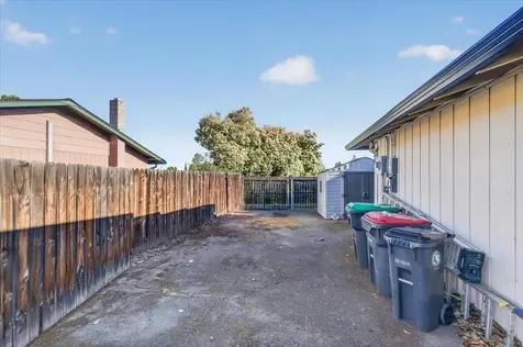 2573 Eaton Drive Medford OR 97504