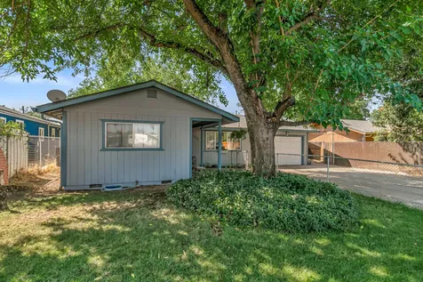 3026 Avenue G White City OR 97503