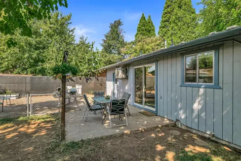 3026 Avenue G White City OR 97503