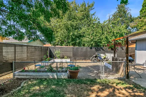 3026 Avenue G White City OR 97503