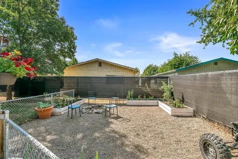 3026 Avenue G White City OR 97503