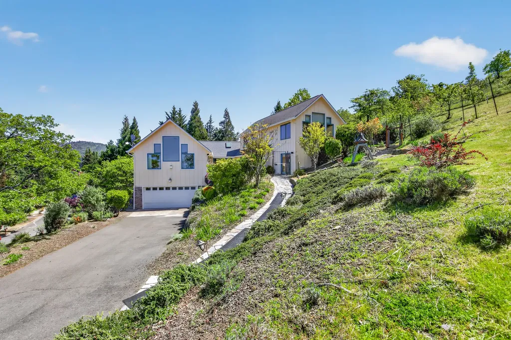 4406 San Juan Drive Medford OR 97504