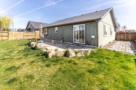 2303 NE 3rd Street Redmond OR 97756