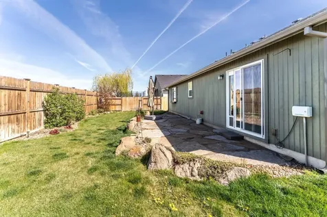 2303 NE 3rd Street Redmond OR 97756