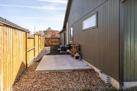 2303 NE 3rd Street Redmond OR 97756