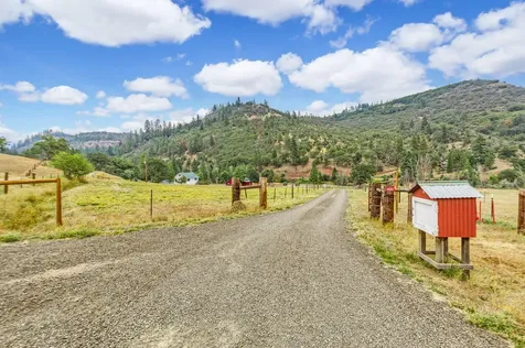 2245 Colestin Road Ashland OR 97520