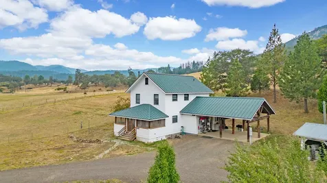 2245 Colestin Road Ashland OR 97520