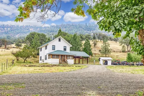 2245 Colestin Road Ashland OR 97520