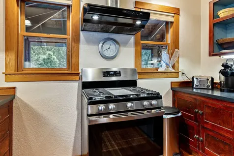 2245 Colestin Road Ashland OR 97520