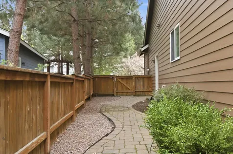 19562 Meadowbrook Drive Bend OR 97702
