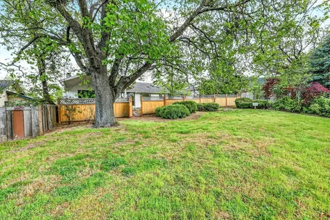 820 E Pebble Beach Drive Ashland OR 97520